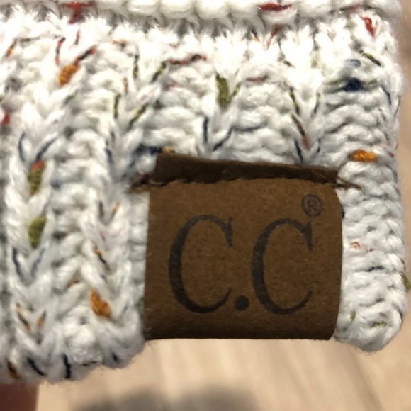 C.C. Beanie Tail Knit BRAND NEW - Picture 3 of 4